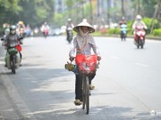 Tin tức trong ngày - Người Hà Nội &quot;vật vã&quot; trong đợt nắng nóng đỉnh điểm đầu mùa