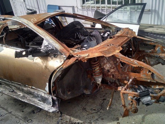 Tư vấn - Siêu xe Murcielago "trơ khung" được bán giá 345 triệu đồng