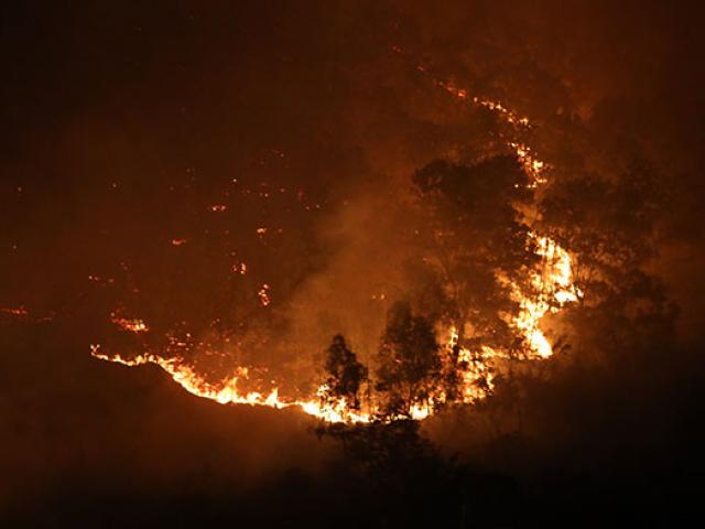 Hiện trường vụ cháy rừng lớn nhất lịch sử ở Sóc Sơn
