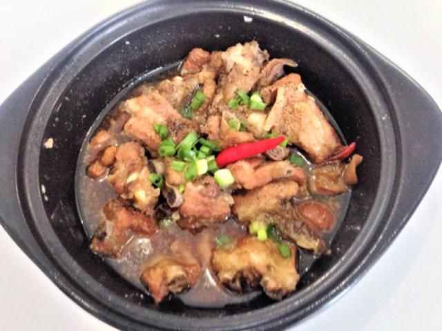 Ẩm thực - Đón "mưa vàng" với sườn non kho tộ đậm đà, hao cơm