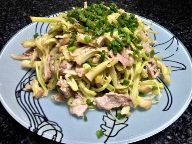 Ẩm thực - Bồn bồn xào thịt, món ăn dân dã quê nhà