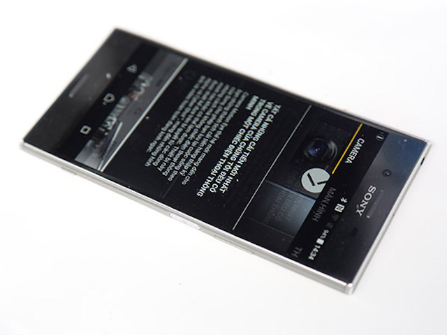 Dế sắp ra lò - Ảnh thực tế "mãnh thú" Xperia XZ Premium sắp "lên kệ"