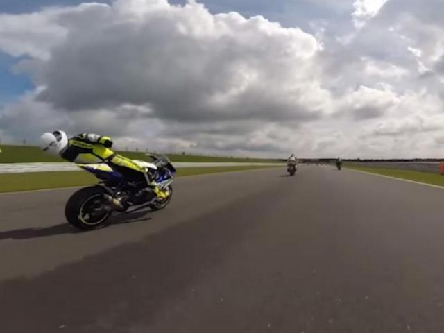 Thể thao - Sợ hãi: Đang đua 225km/h "dính đạn", tử thần chạm mặt