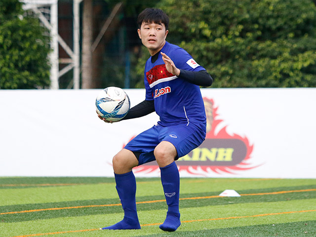 Bóng đá - ĐT Việt Nam: Xuân Trường chân đất "đại náo" sân tập