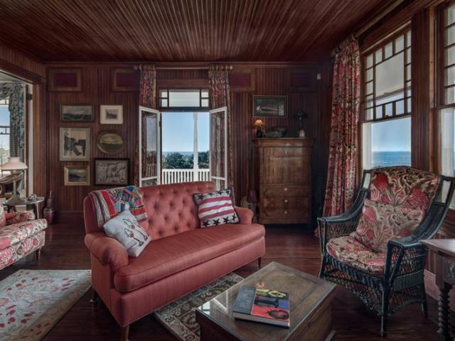 Tài chính - Bất động sản - Biệt thự “hồi sinh” từ nhà cháy được rao bán tới 1.405 tỷ đồng