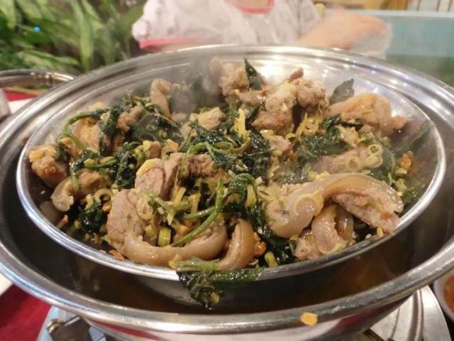 Ẩm thực - Về Ninh Thuận ăn dê hấp lá tía tô