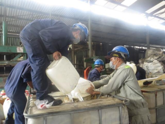 Thị trường - Tiêu dùng - Phát hiện men rượu dạng bột siêu rẻ gây ngộ độc