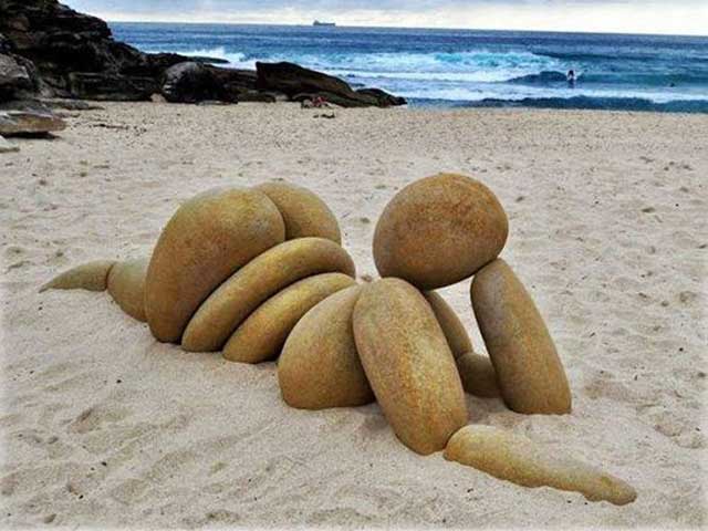 Đố vui - Sốc: Nàng tiên Đá xuất hiện tại bờ biển Việt Nam