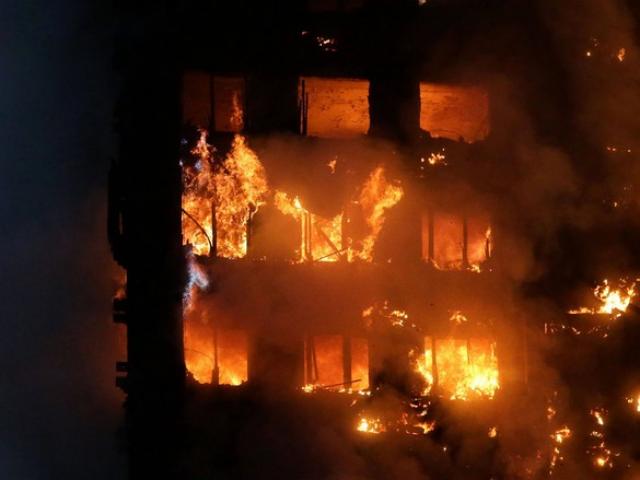 Thế giới - Vụ cháy kinh dị ở Anh: Nhiều nạn nhân không còn dấu vết