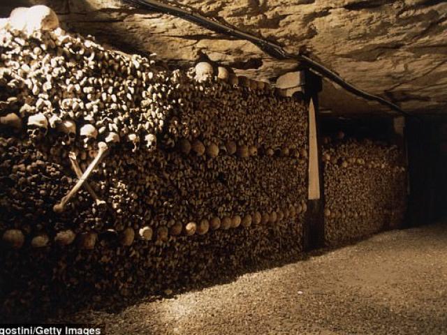 Thế giới - 2 thiếu niên Pháp lạc 3 ngày dưới hầm mộ có 6 triệu hài cốt