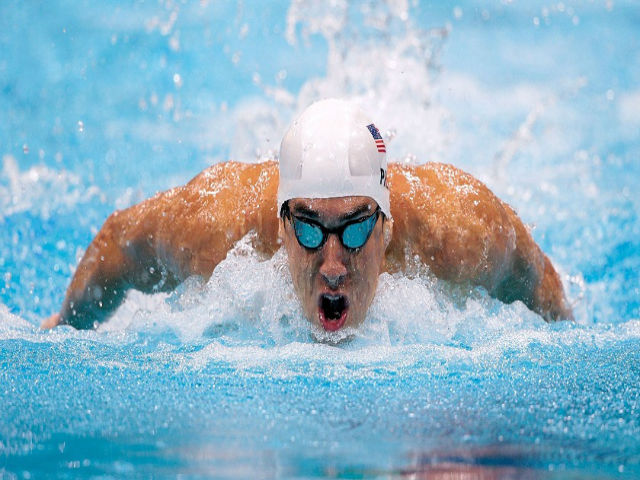 Michael Phelps đối đầu cá mập trắng bên đường đua “chết chóc”