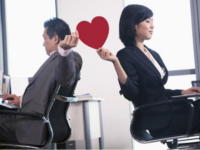 10 điều tuyệt đối phải tránh khi yêu người cùng công ty
