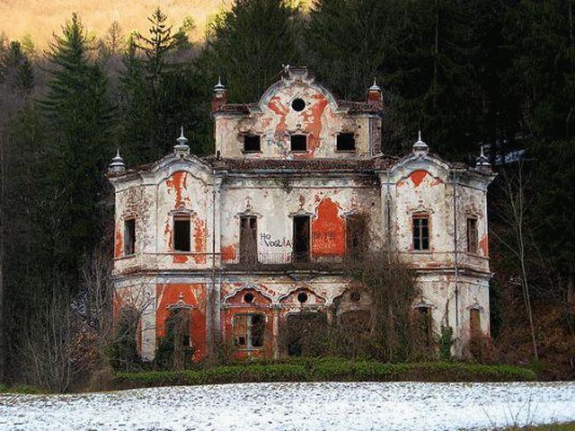Câu chuyện đau lòng đằng sau biệt thự xinh đẹp bị bỏ hoang ở Ý