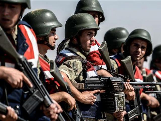 Thế giới - Lính Thổ Nhĩ Kỳ vừa đến đã tập trận với Qatar