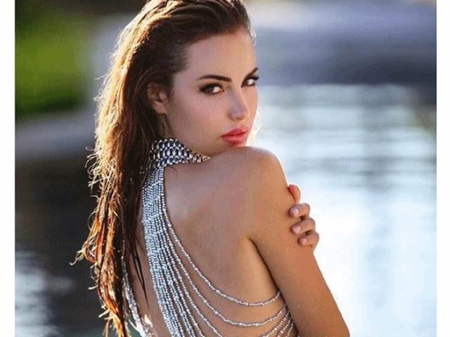 Người mẫu - Hoa hậu - Bóng hồng Pháp nổi danh nhờ thân hình chuẩn hơn thước kẻ