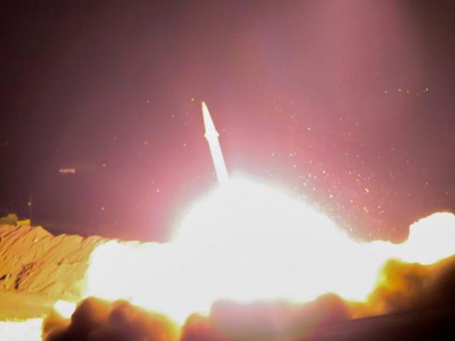 Thế giới - Iran phóng tên lửa đạn đạo diệt IS ở Syria là “trò hề”?