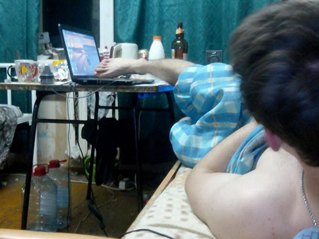 Tranh vui - Những kẻ nâng sự lười biếng lên một "tầm cao mới"