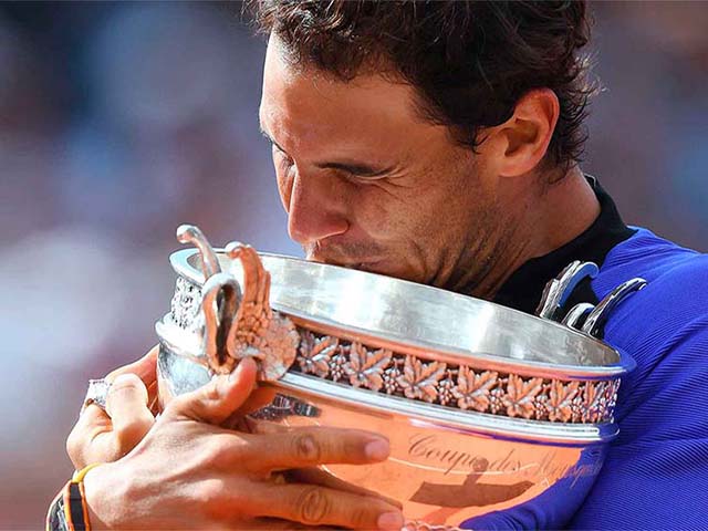 Thể thao - "Bảo kiếm" cho Nadal: Hoàng đế thay kiếm, trở lại ngai vàng (Infographic)