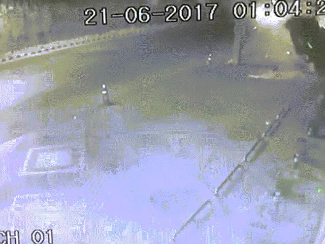 Phi thường - kỳ quặc - Tử vong vì đang "yêu" trong ô tô thì bị tai nạn giao thông