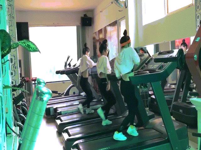 Bí quyết làm đẹp - 3 thanh nữ Việt rủ nhau lắc hông quá khêu gợi trên máy chạy
