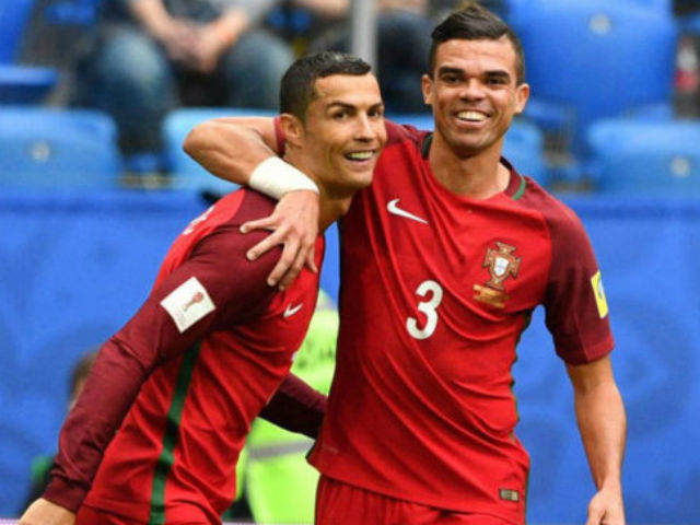 Ronaldo tỏa sáng cho Bồ Đào Nha, sắp bắt kịp "Vua" Pele