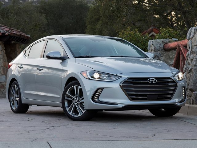 Tin tức ô tô - Hyundai Elantra 2018 có giá từ 428 triệu đồng