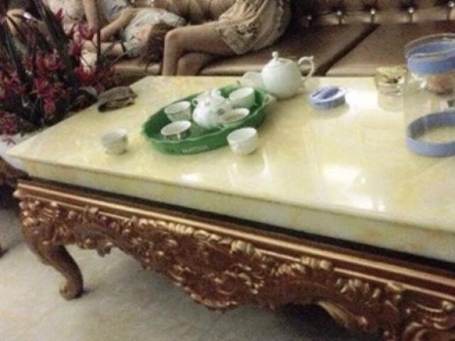 Pháp luật - Bà mẹ đơn thân lĩnh án tù vì làm sứt mép bàn quán karaoke