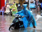 Tin tức trong ngày - Không khí lạnh quay lại, đêm nay Bắc Bộ mưa như trút nước