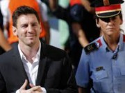 Bóng đá - Messi sắp nhận lương cao nhất thế giới, lại bị tố trốn thuế