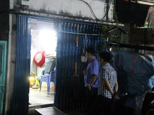 Pháp luật - Anh tá hỏa thấy em trai gục chết trong nhà vệ sinh
