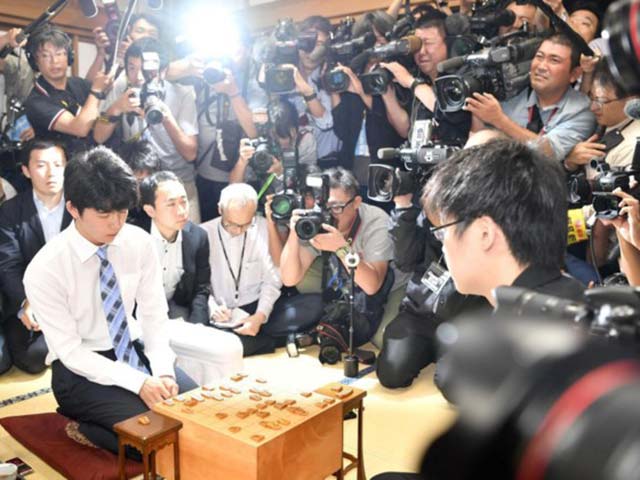 Thể thao - Ván cờ làm rúng động truyền thông Nhật