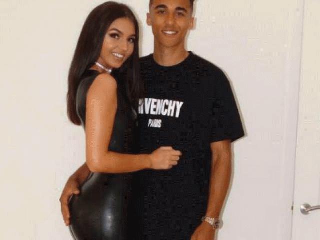 Ca nhạc - MTV - Choáng với cô bạn gái sở hữu 3 vòng như photoshop của sao bóng đá Anh