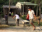 Tin tức trong ngày - Dùng điện thoại trong lúc sạc, bị sét đánh tử vong