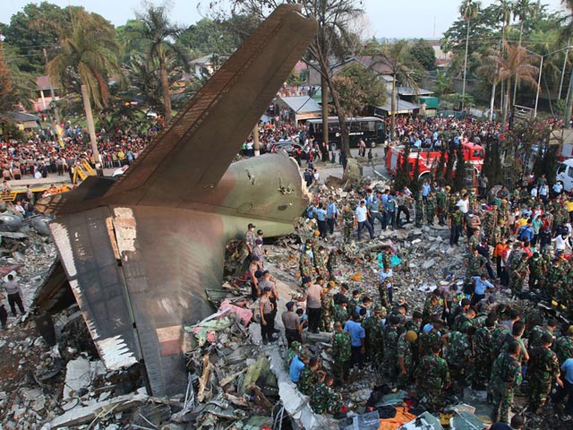 Tin tức trong ngày - Máy bay quân sự Indonesia rơi: Ít nhất 116 người chết