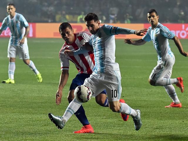 Video bóng đá hot - Không ghi bàn, Messi vẫn là "siêu nhân"