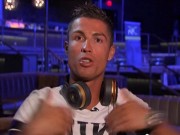 Bóng đá - Ronaldo nổi cáu với trợ lý: “Anh làm tôi trông ngu ngốc”