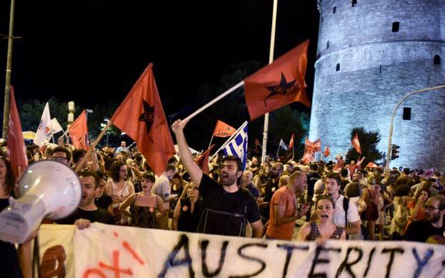 Tin tức trong ngày - Người đàn ông Anh gây quỹ cứu Hy Lạp