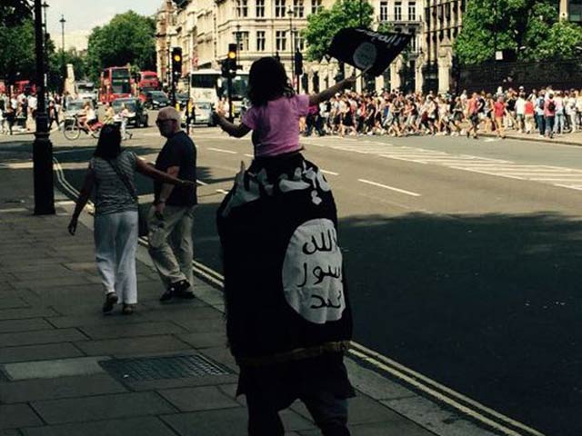 Tin tức trong ngày - Cờ IS xuất hiện ngang nhiên giữa thủ đô Anh