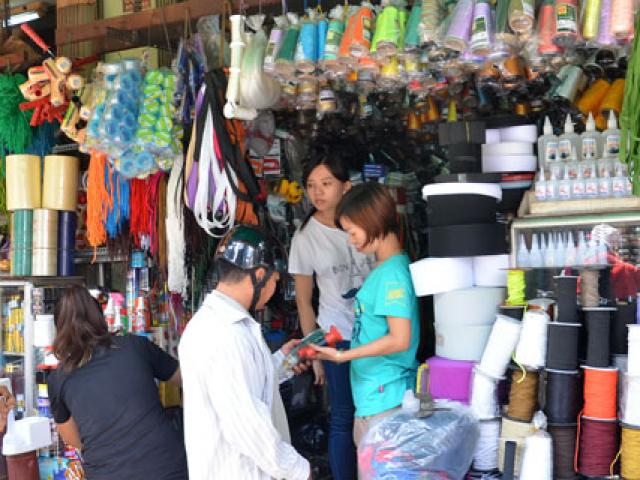 Thị trường - Tiêu dùng - Hàng Trung Quốc "chiếm" thị trường: Chỉ lợi trước mắt