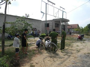 Tin tức trong ngày - Đang đi xe đạp, bé 7 tuổi bị điện giật chết thương tâm