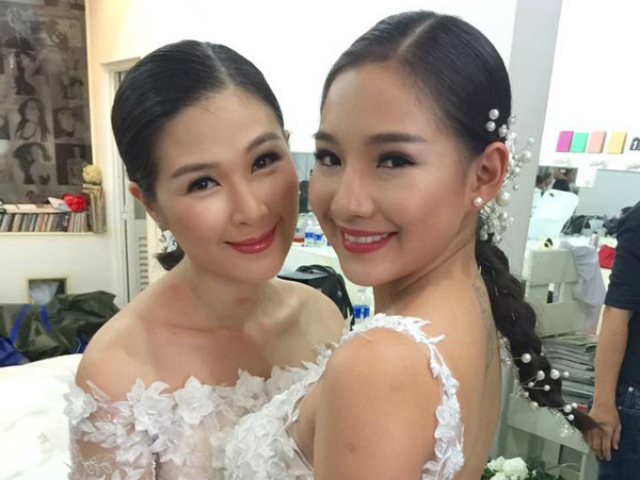 Phim - Vợ Duy Nhân xinh đẹp mặc váy cưới