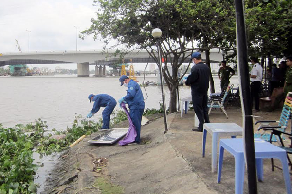 Tin tức Việt Nam - Đang hóng mát, bỏ chạy tán loạn khi phát hiện xác người