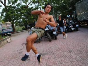 Phim - Bật mí về chàng hot boy cơ bắp trong &quot;Kung Fu Phở&quot;