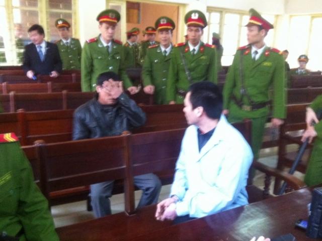 Tin tức trong ngày - Đơn tố ông Chấn: Bí ẩn cuộc gọi cảnh báo "oan chồng oan"