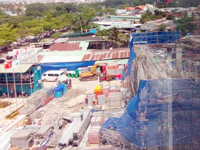 Tin tức trong ngày - Hiện trường đổ nát vụ sập giàn giáo công trình 17 tầng ở TP.HCM