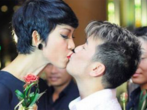 Ca nhạc - MTV - 13 nụ hôn "tốn giấy mực" của Đàm Vĩnh Hưng