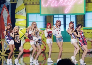 Ca nhạc - MTV - Video: SNSD lần đầu diễn live bản hit mới