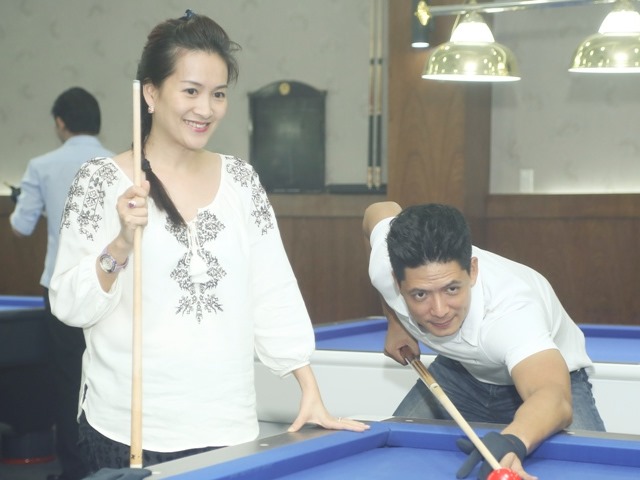 Phim - Bình Minh "rủ rê" vợ chơi bida