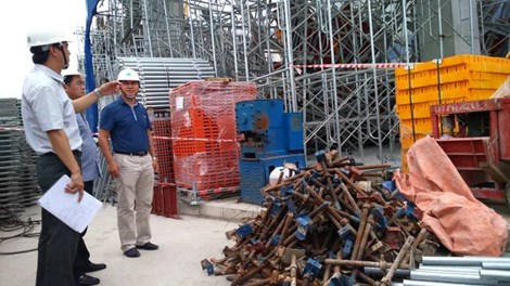 Tin tức trong ngày - Sập giàn giáo làm 3 người chết: Thứ trưởng Bộ Xây dựng kiểm tra công trình