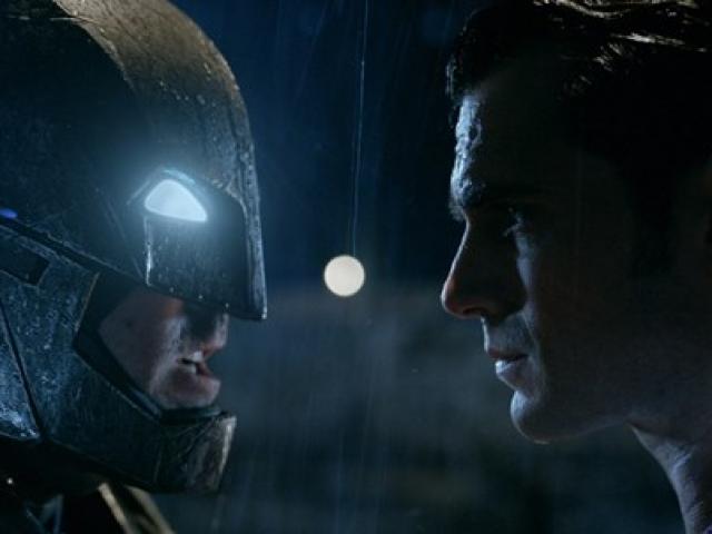 Video hé lộ xung đột giữa Batman và Superman